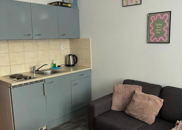 Anthony In Center * Bratislava